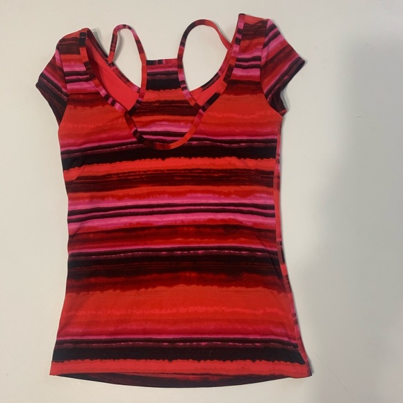 Red & pink stripped shirt sleeve workout top - Picture 3 of 4